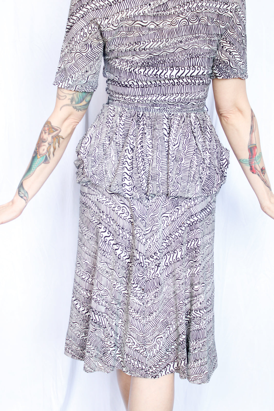 1940s Black & White 2pc Rayon Crepe Suit - Xs