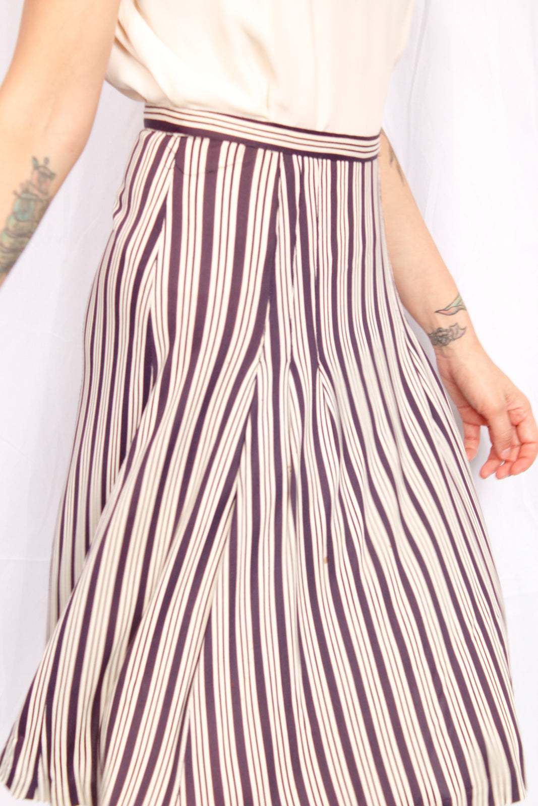 1930s Nylon Jersey Navy & Cream Striped Skirt - Medium