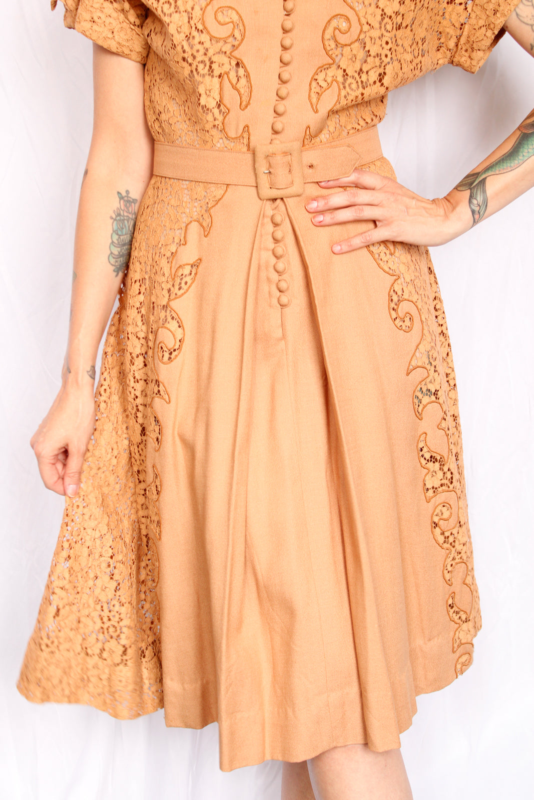 1940s Caramel Linen & Lace Dress - Medium