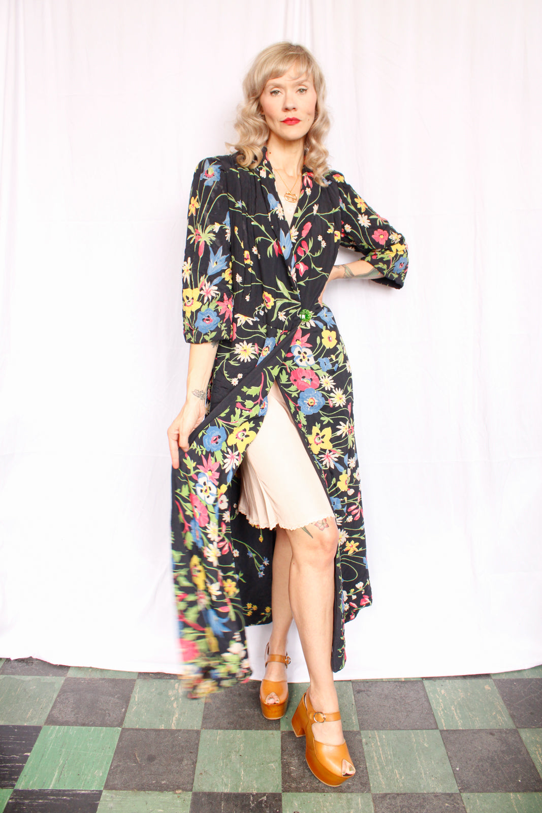 Early 1940s Bright Cold Rayon Floral Robe - Large