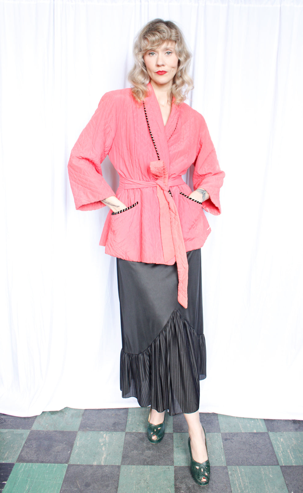 1940s Pink & Black Quilted Lounge Jacket - M/L
