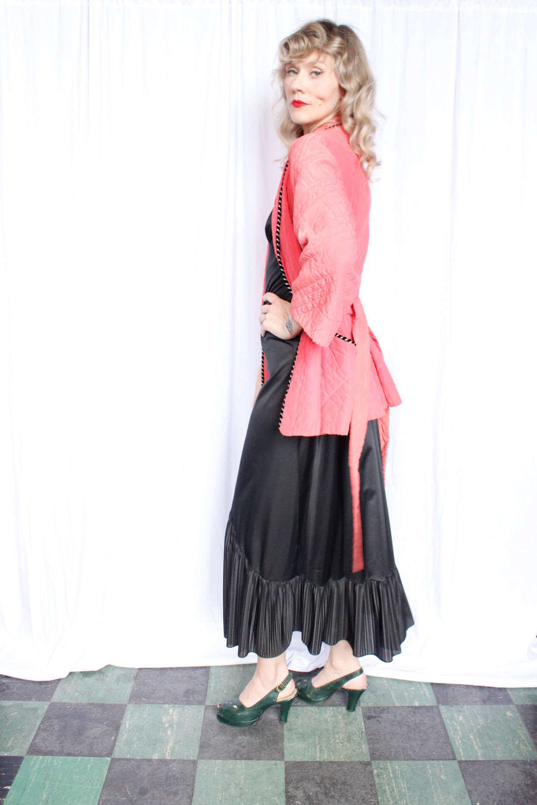 1940s Pink & Black Quilted Lounge Jacket - M/L
