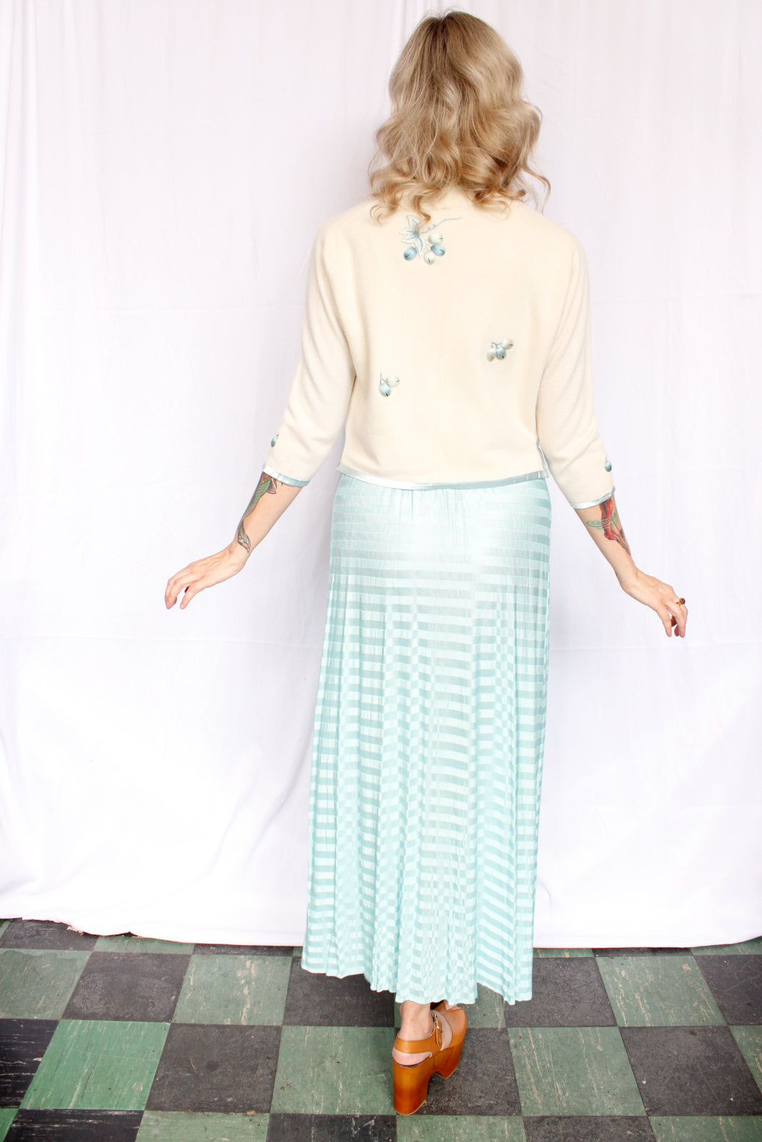Late 1950s Dora Wong Cashmere Embroidered Cardigan - M/L