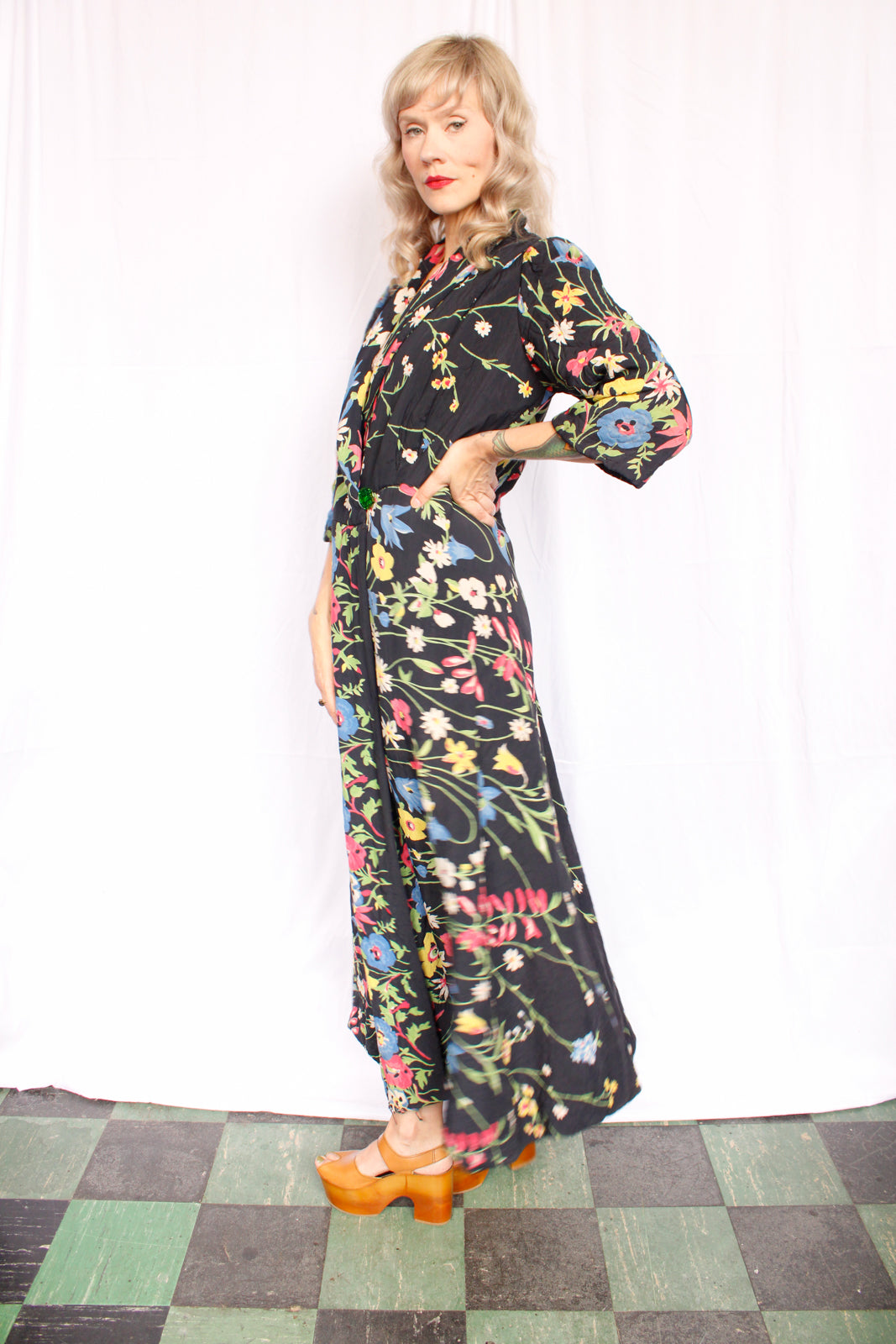 Early 1940s Bright Cold Rayon Floral Robe - Large