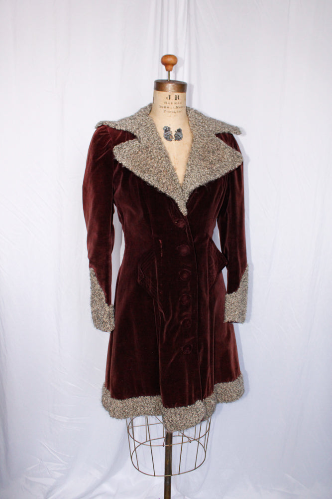 1930s Plum Velvet Belted Coat with Faux Persian Lamb Wool Trim - Small