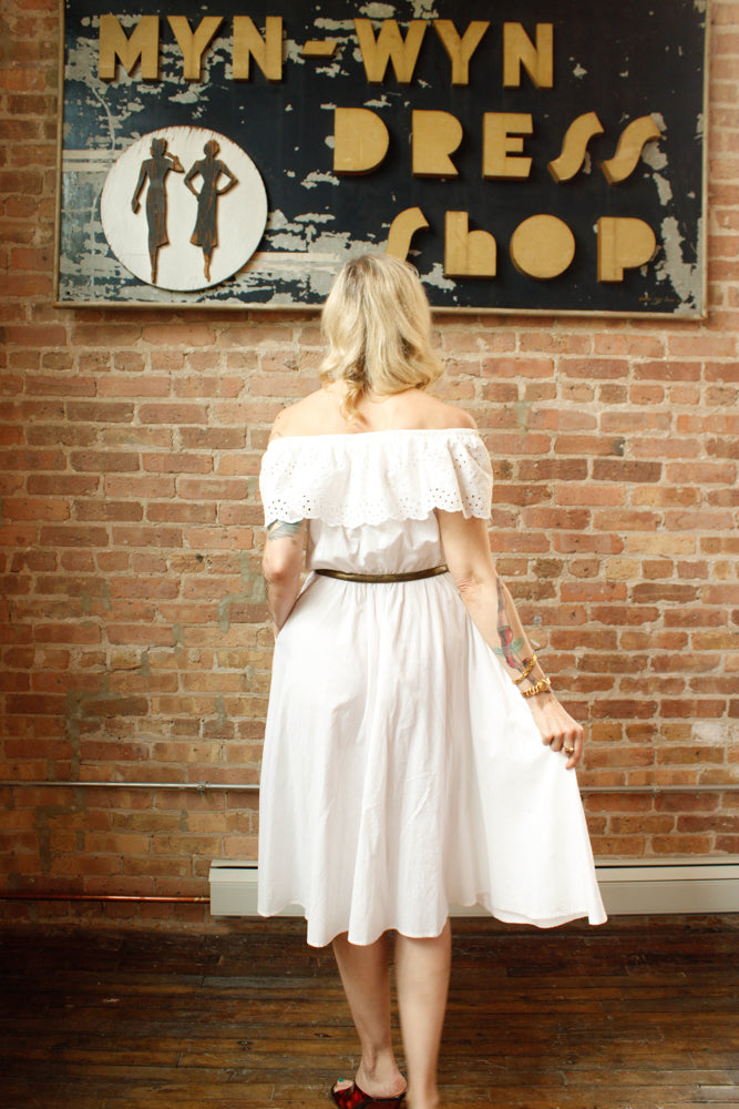 1990s White Off the Shoulder Cotton Dress - Medium