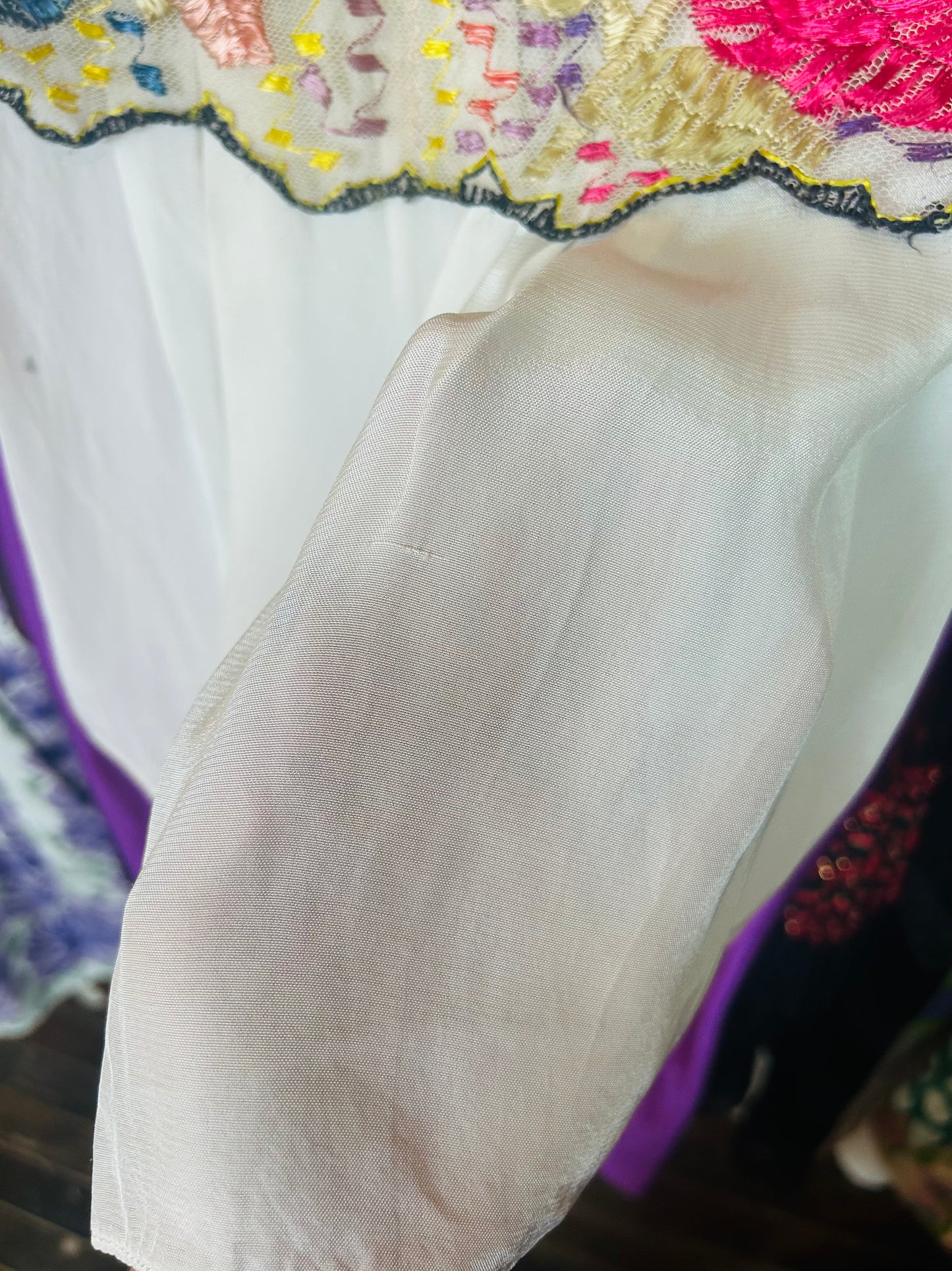 1940s Rayon and Cotton Embroidered Floral Folk Blouse - S/M