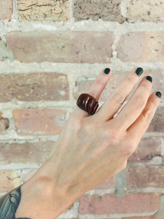 1940s Deco Fan Bakelite Ring - 4.5
