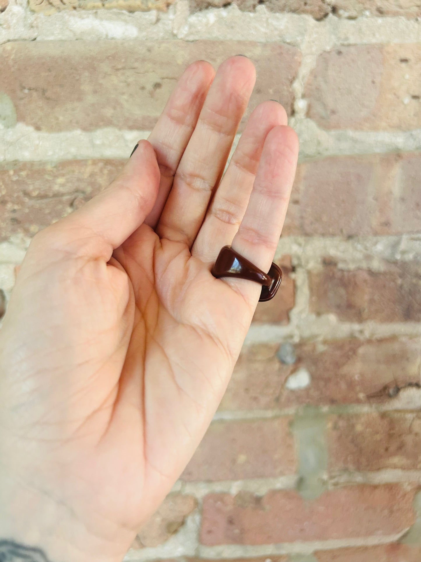 1940s Deco Fan Bakelite Ring - 4.5