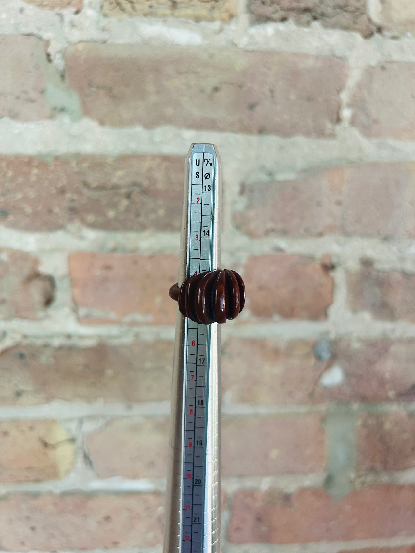1940s Deco Fan Bakelite Ring - 4.5