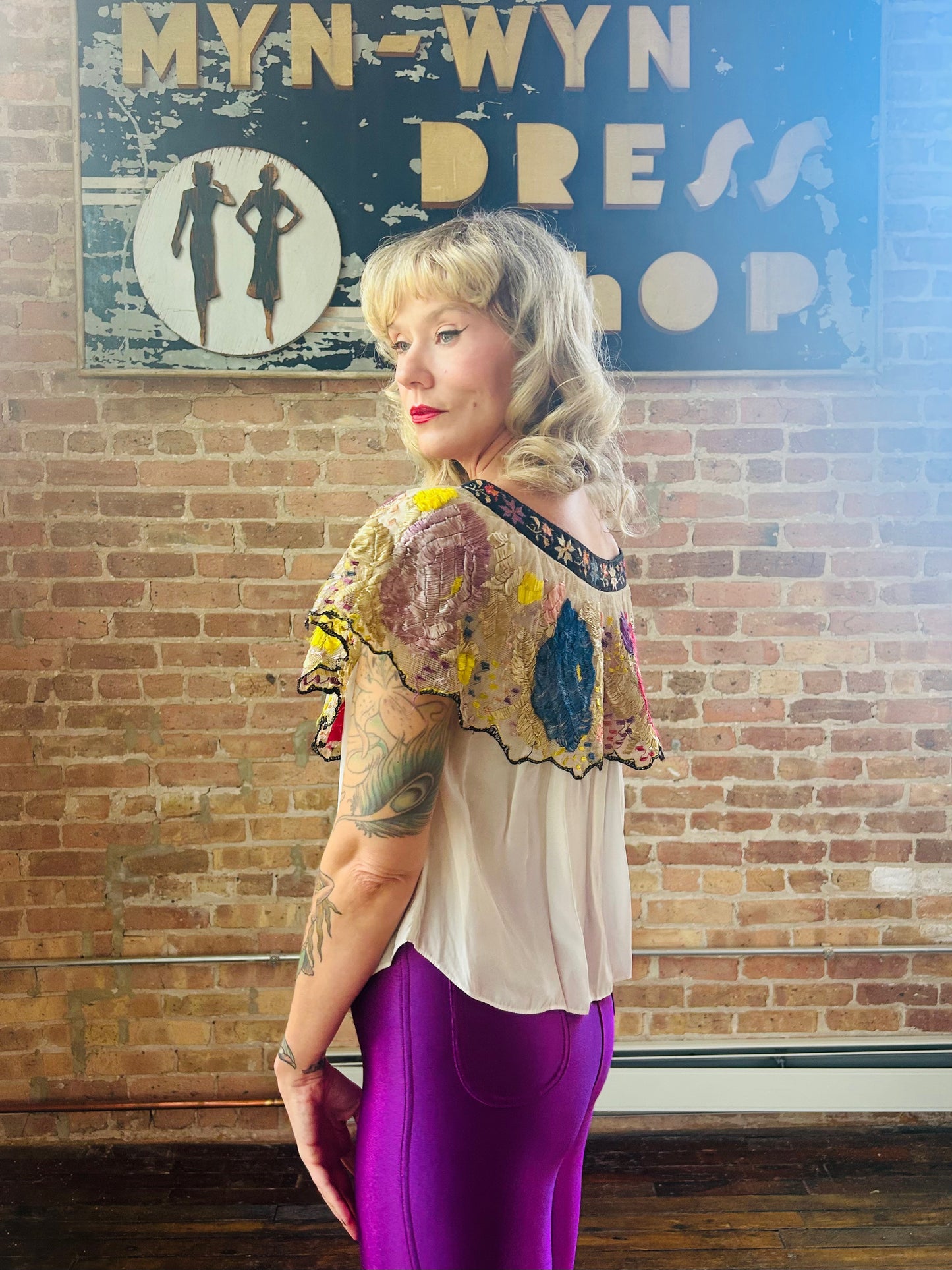 1940s Rayon and Cotton Embroidered Floral Folk Blouse - S/M