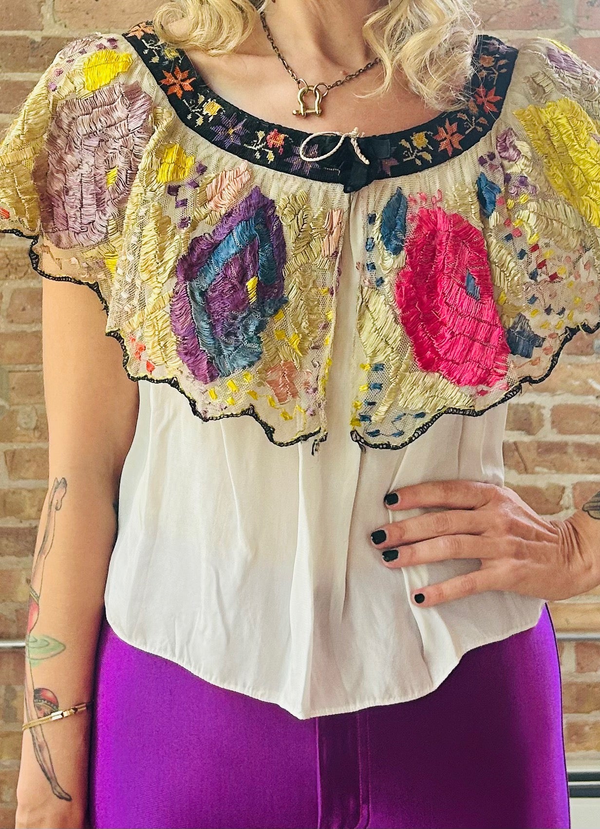 1940s Rayon and Cotton Embroidered Floral Folk Blouse - S/M