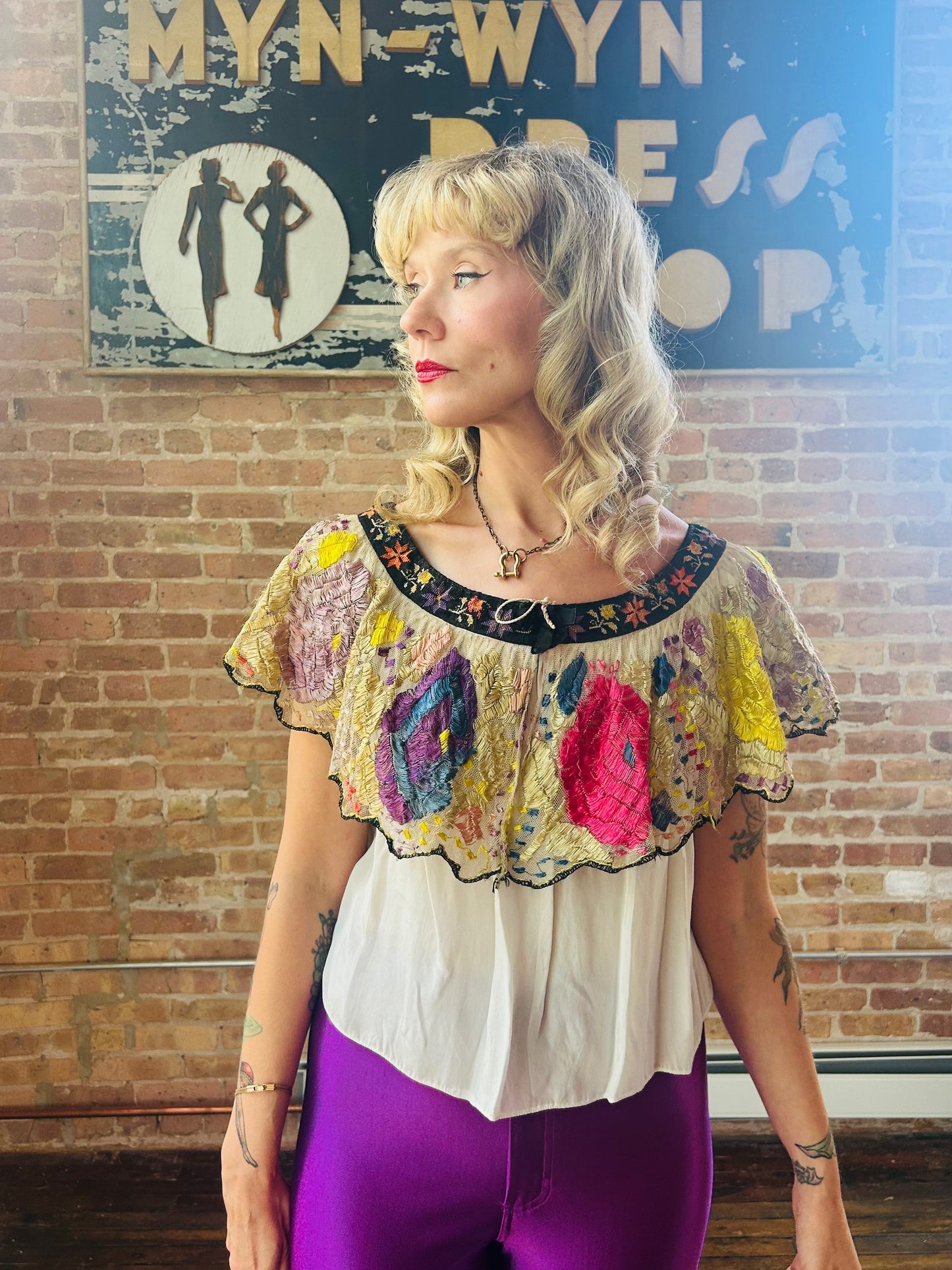 1940s Rayon and Cotton Embroidered Floral Folk Blouse - S/M