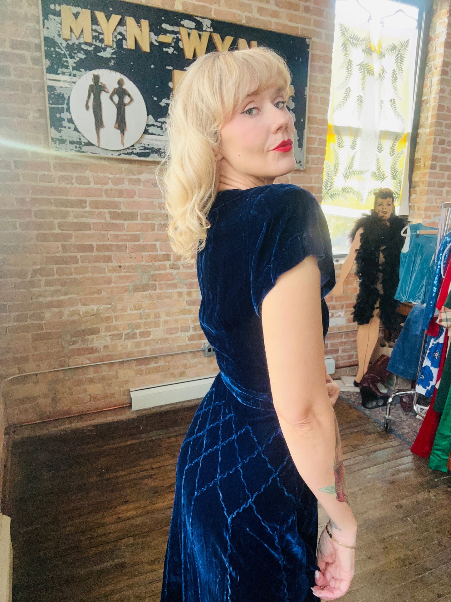 Late 30s/40s Sapphire Silk Velvet Dress - S/M