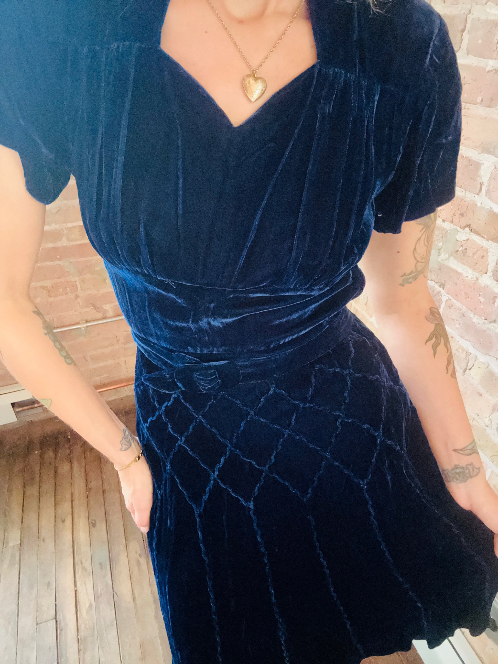 Late 30s/40s Sapphire Silk Velvet Dress - S/M