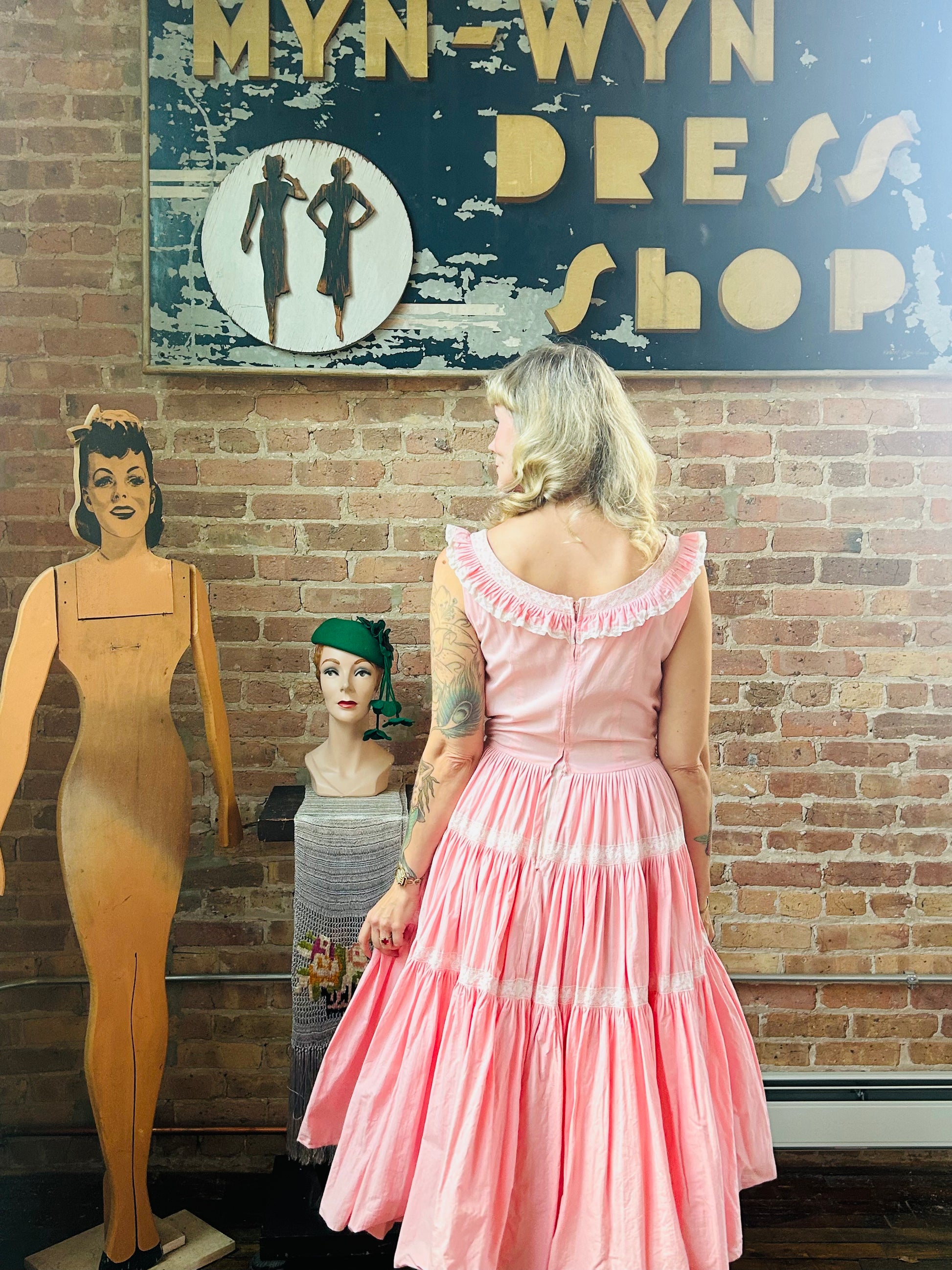 1950s Saloon Ruffle Pink Swing Dress - Medium