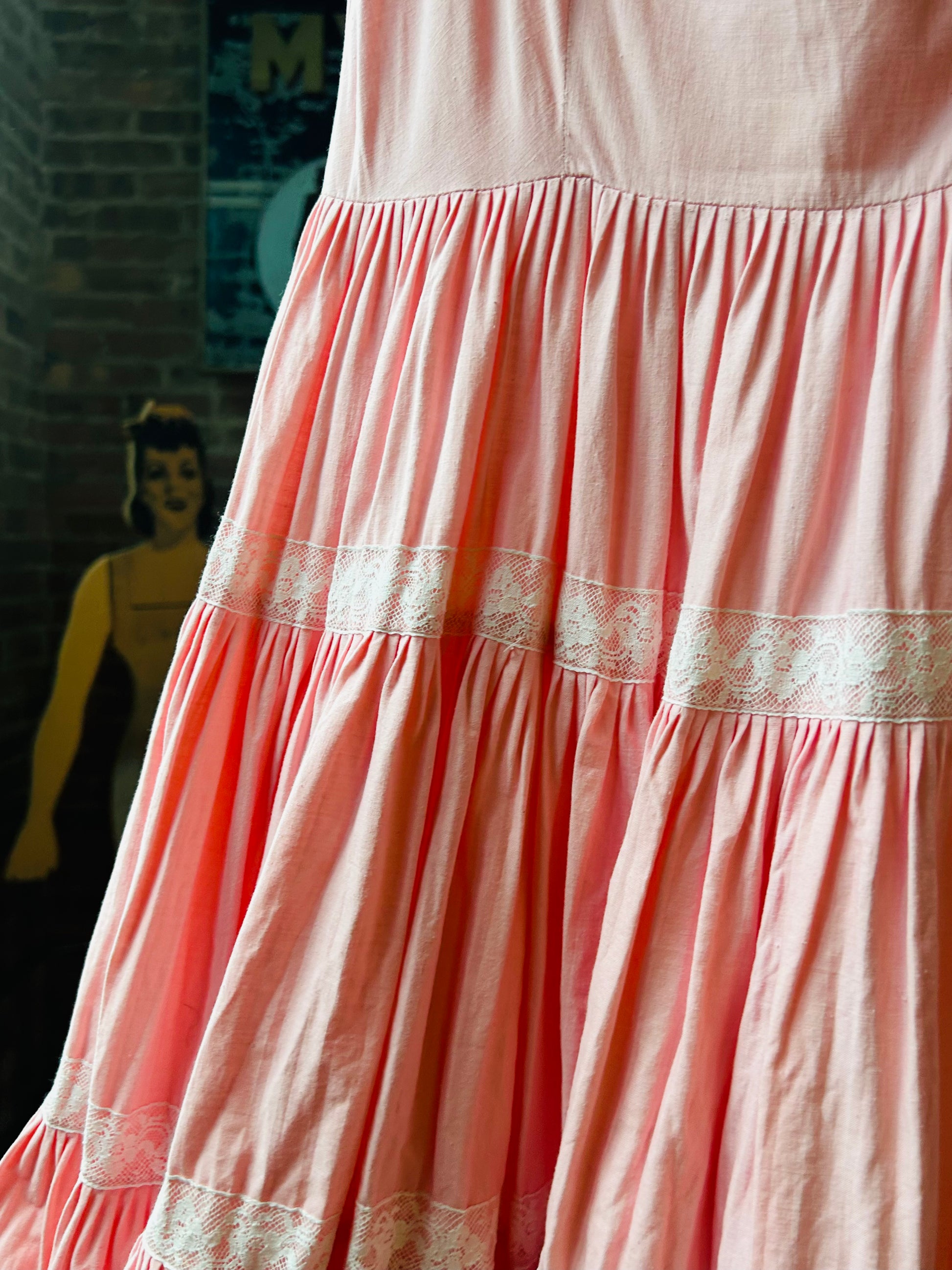 1950s Saloon Ruffle Pink Swing Dress - Medium