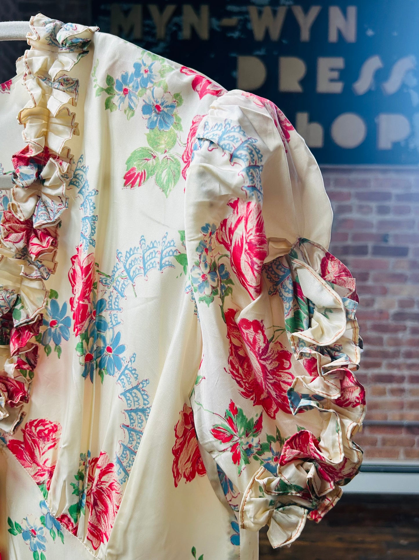 1940s Basket of Flowers Taffeta Dressing Gown - Large