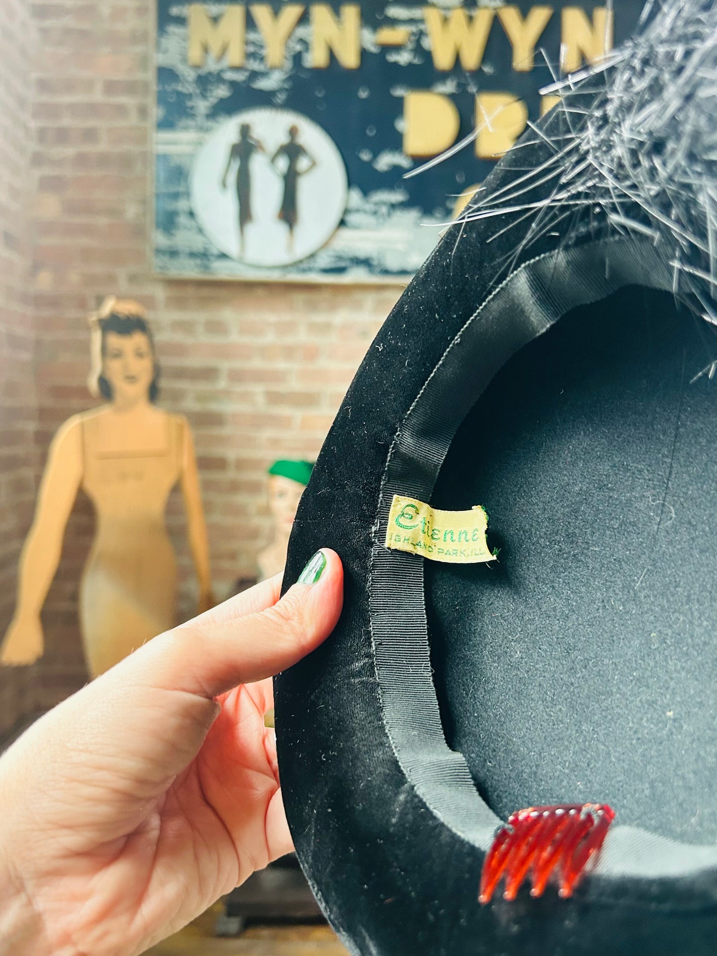 1940s Black Wool Felt hat with Feathers