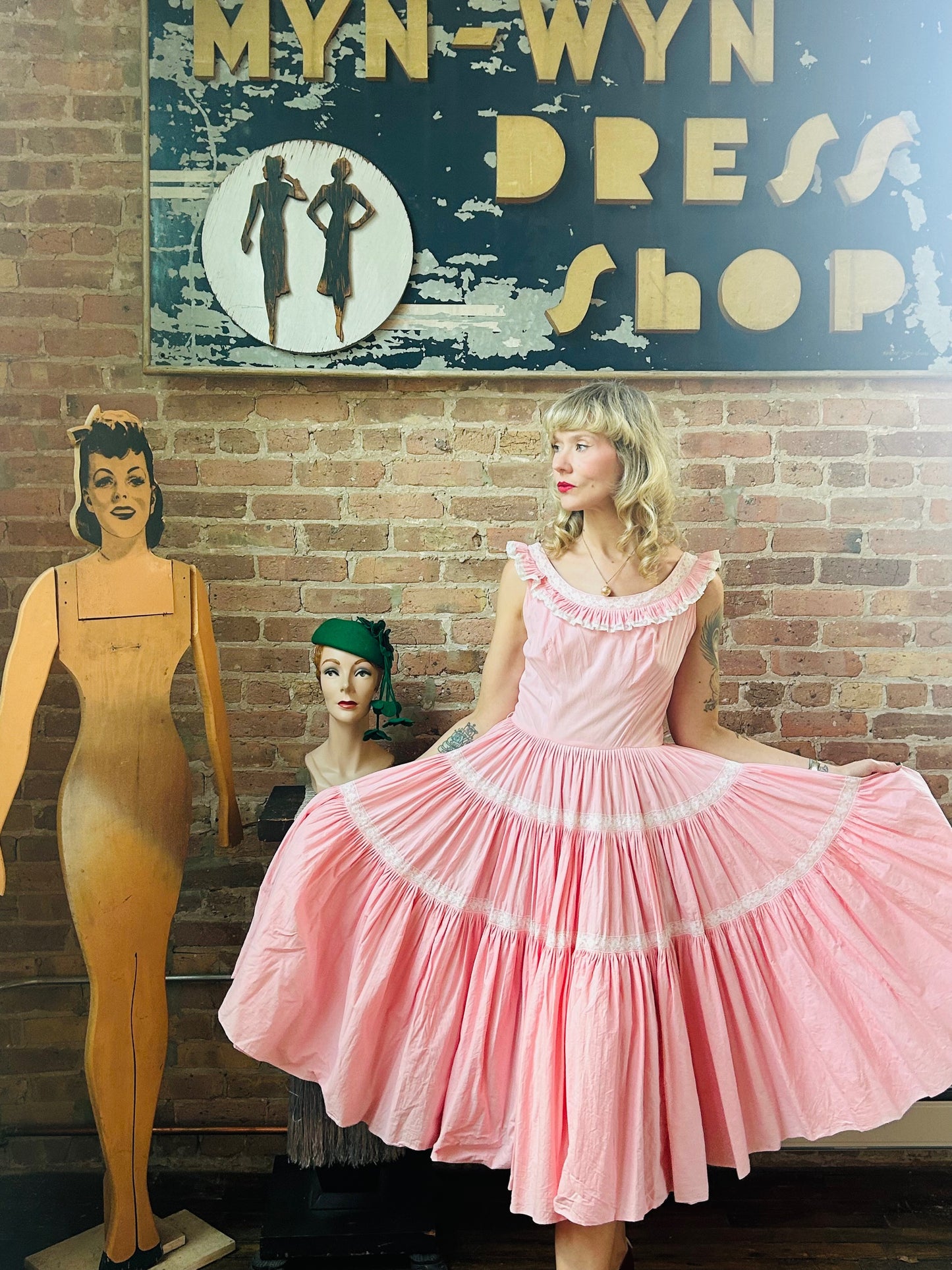 1950s Saloon Ruffle Pink Swing Dress - Medium