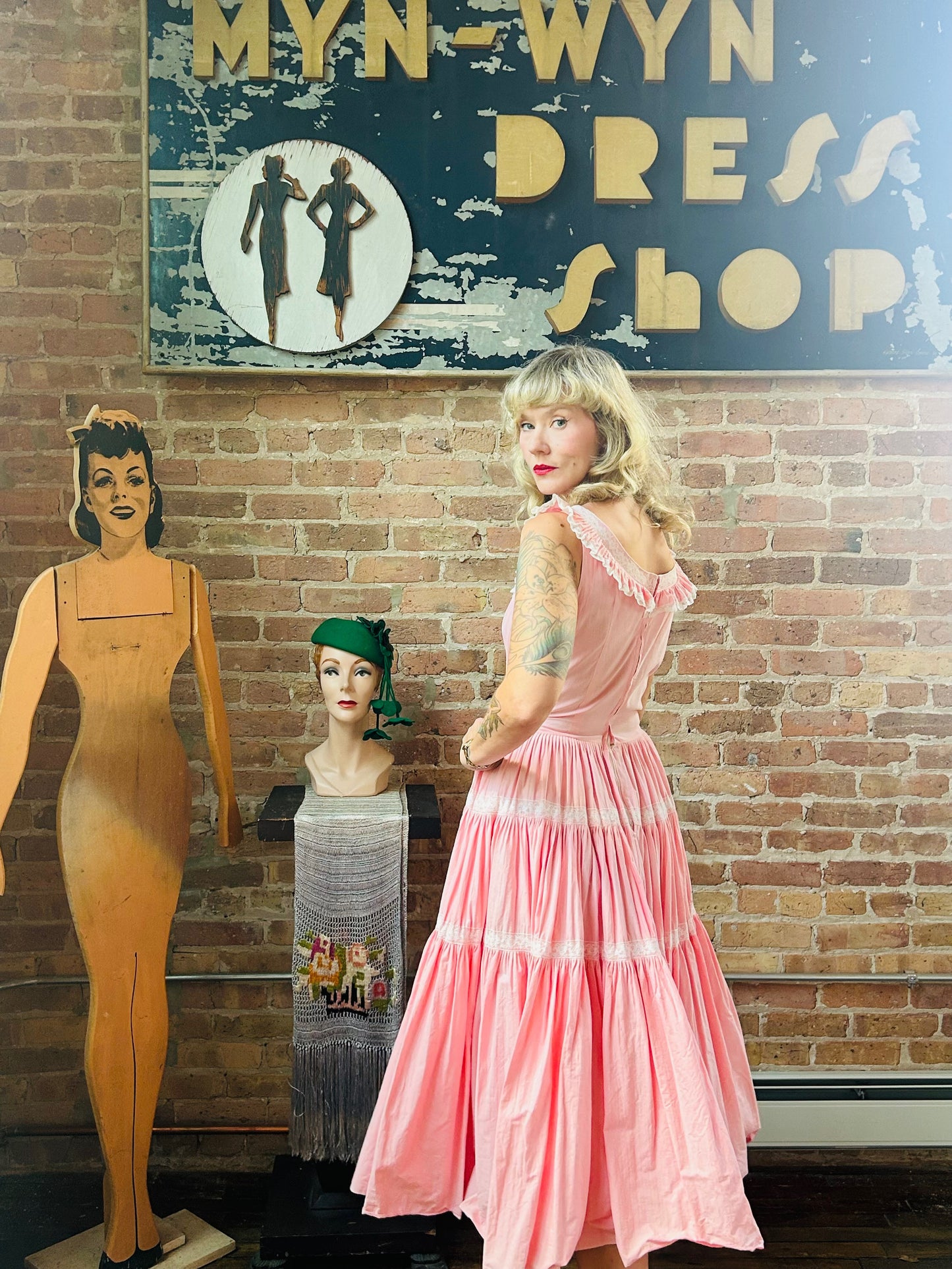 1950s Saloon Ruffle Pink Swing Dress - Medium
