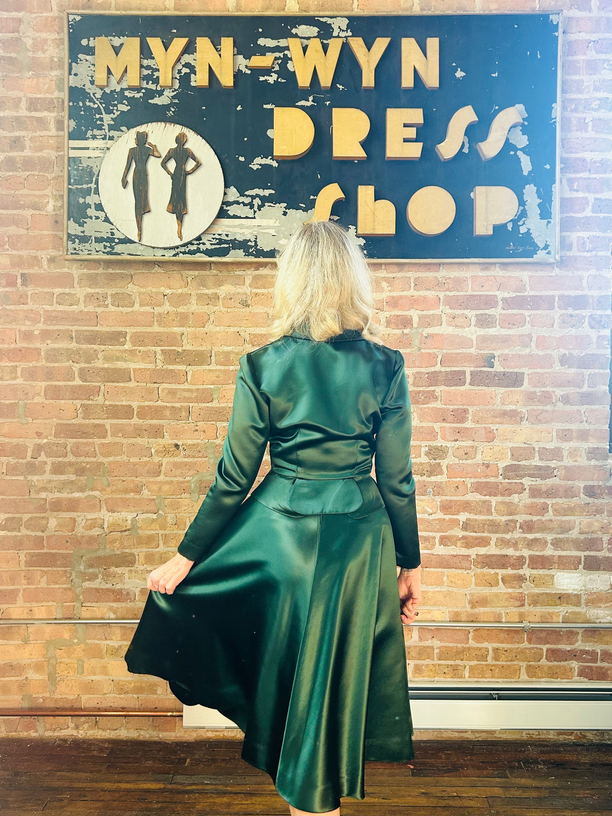 1950s Green Emma Lange Satin 2pc Swing Skirt Suit - Small