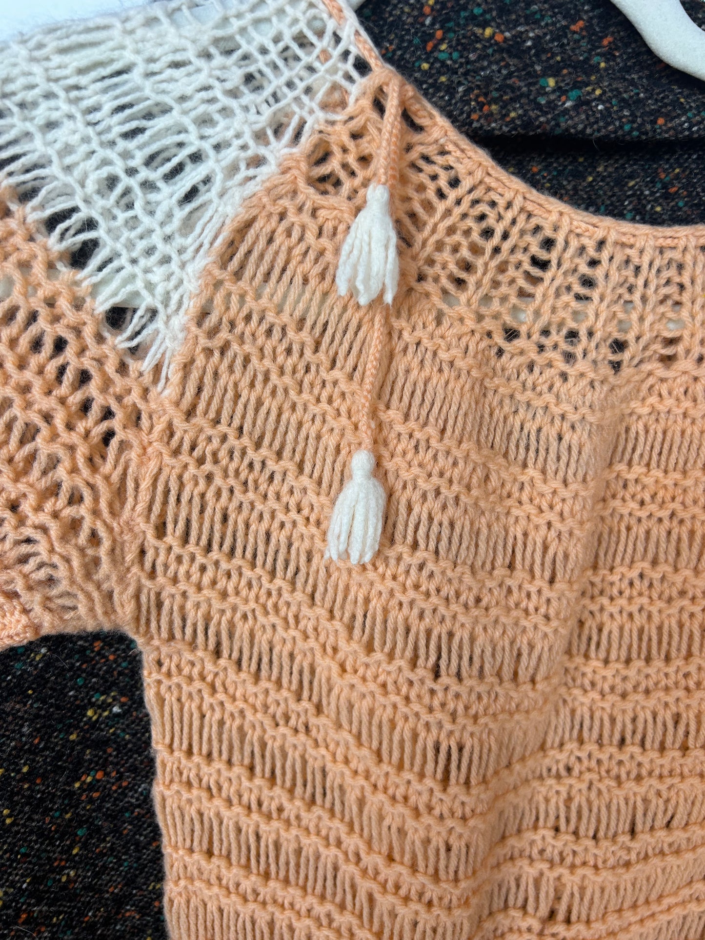 1930s Crochet Puff Sleeve Coral & Cream Sweater - Small