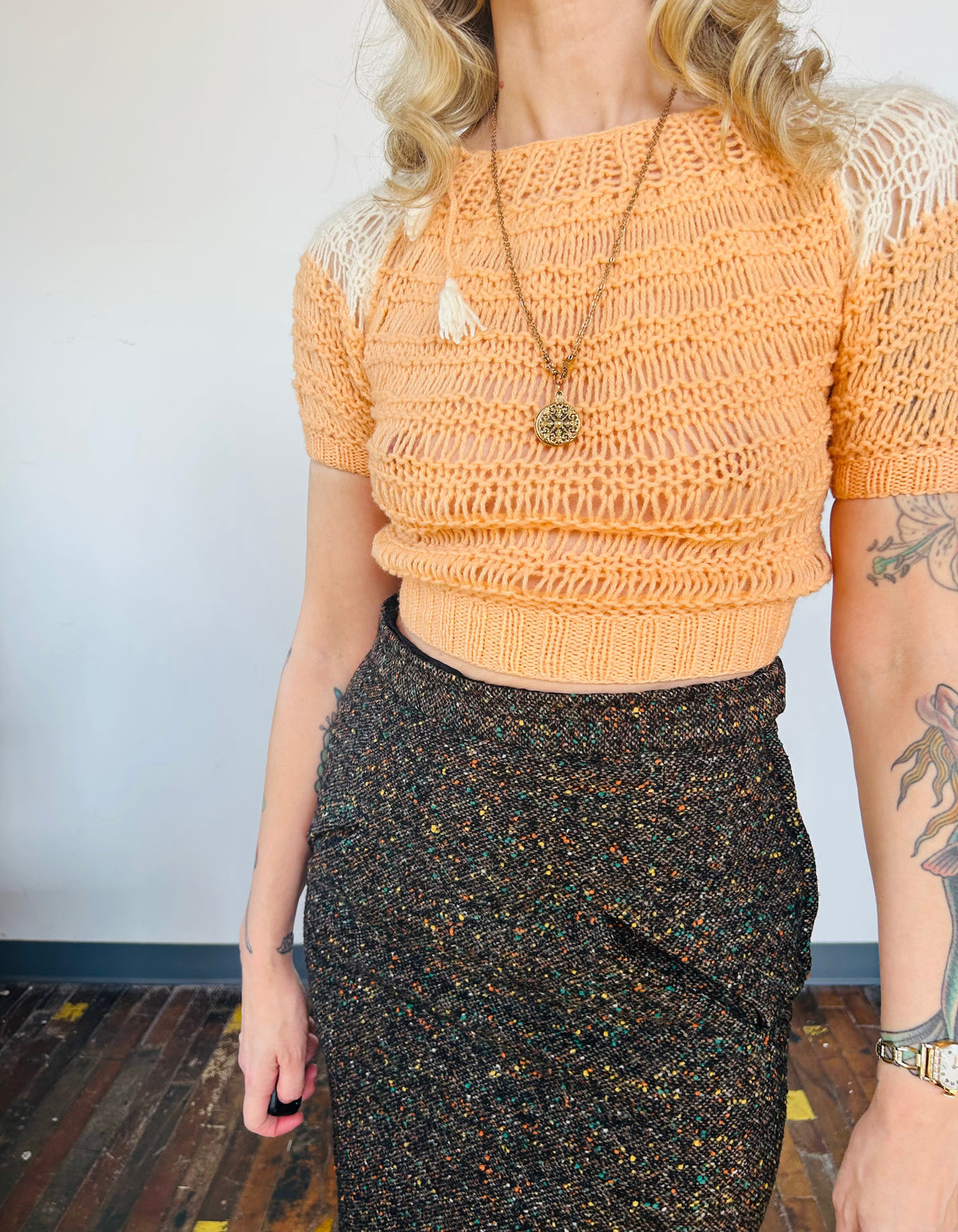 1930s Crochet Puff Sleeve Coral & Cream Sweater - Small