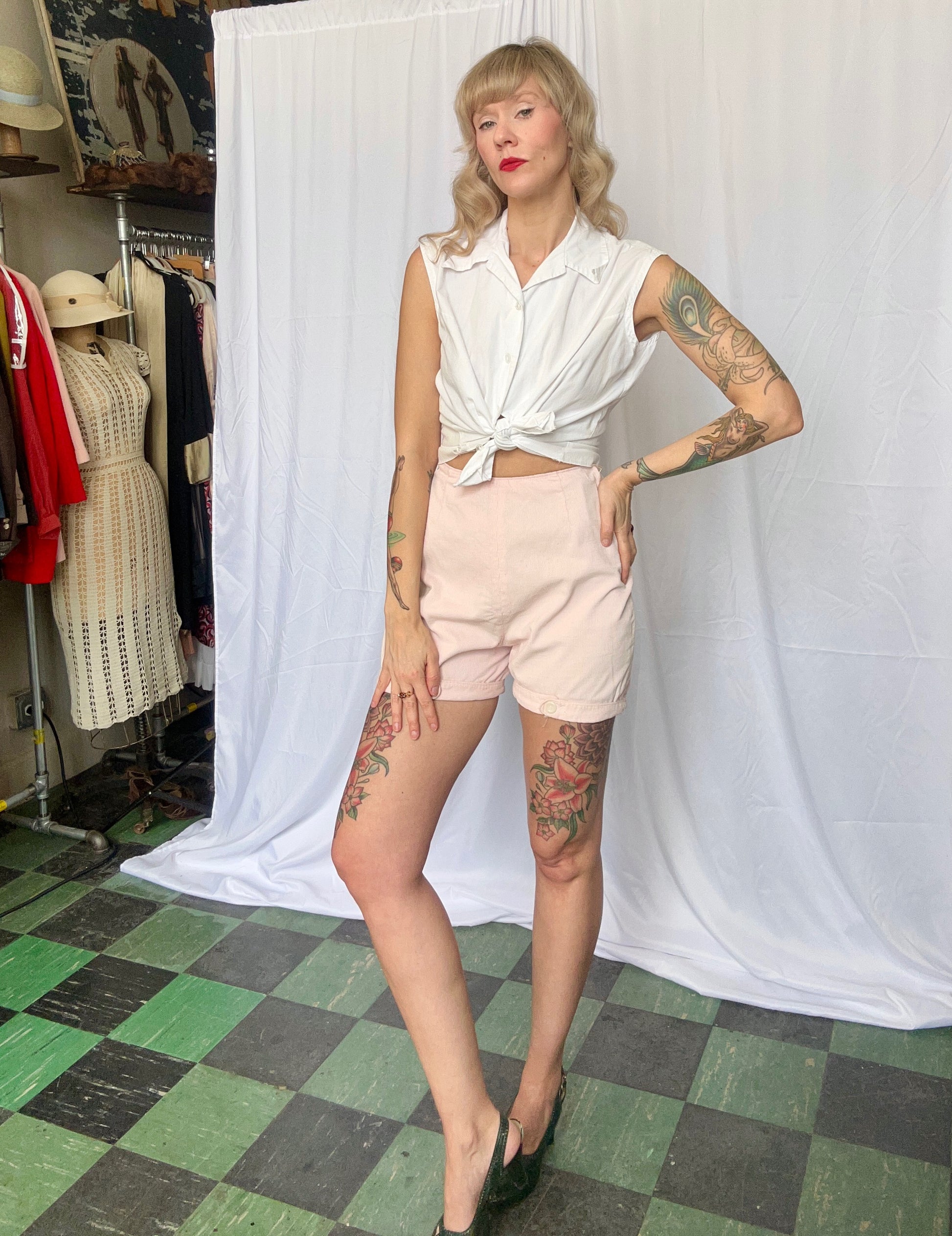 1950s Corduroy Pink Side Zip Shorts - 27w