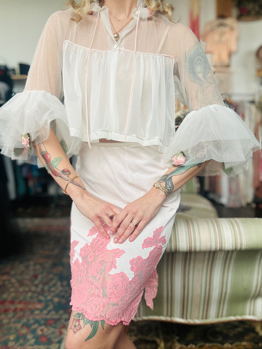 1960s Pink Half Slip Skirt with Lace Floral Detail - Xs to M