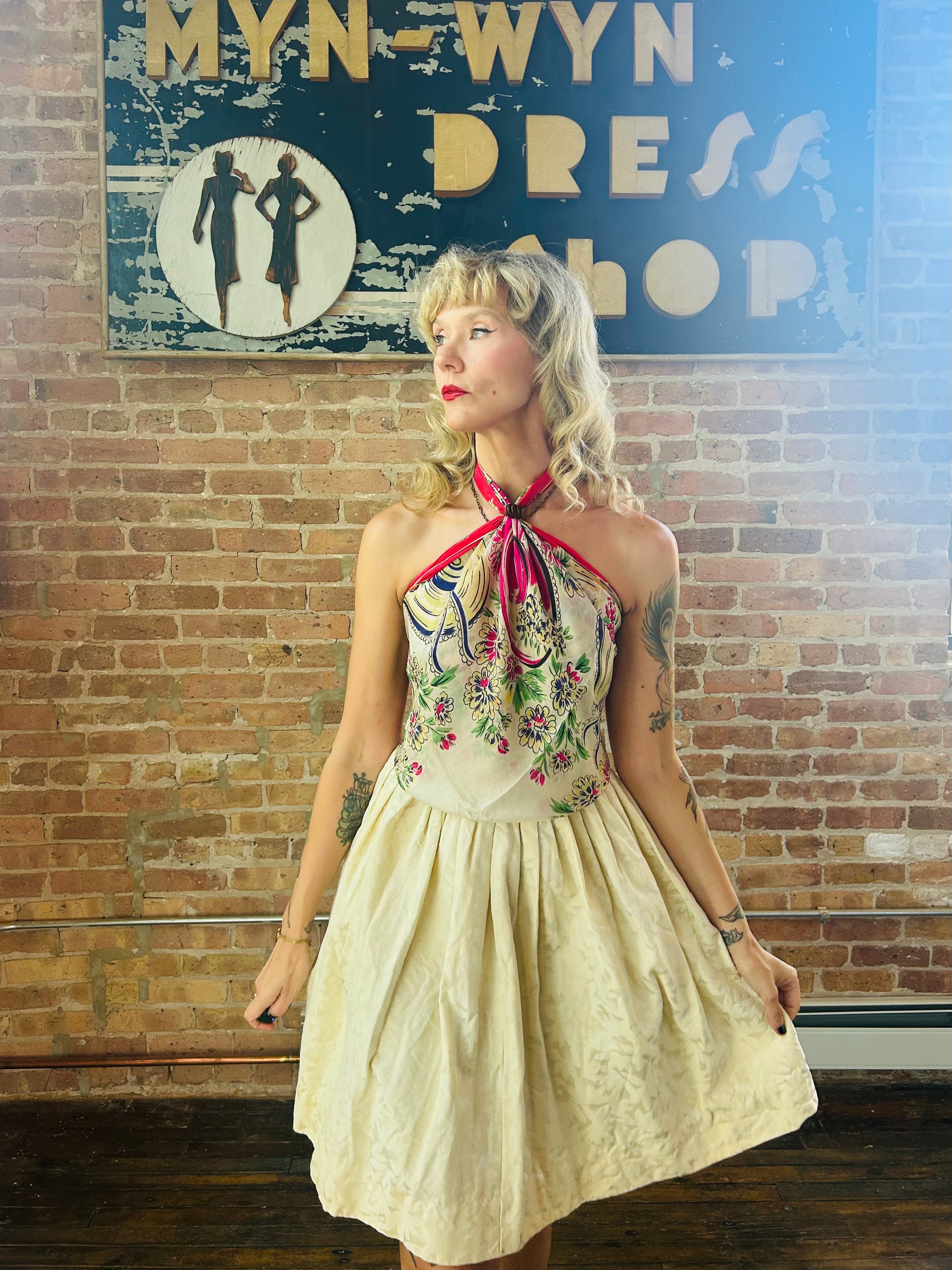 1940s Novelty Hat Print Scarf 1950s Ivory Brocade Full Skirt - 26" waist