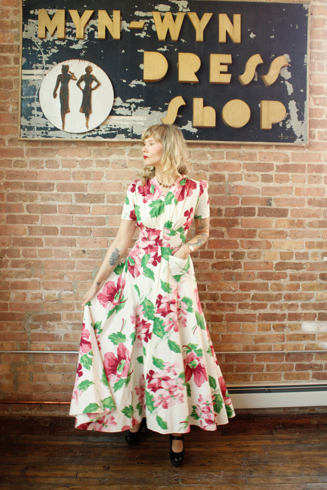 1940s Saybury Poppy Floral Dressing Gown - Medium