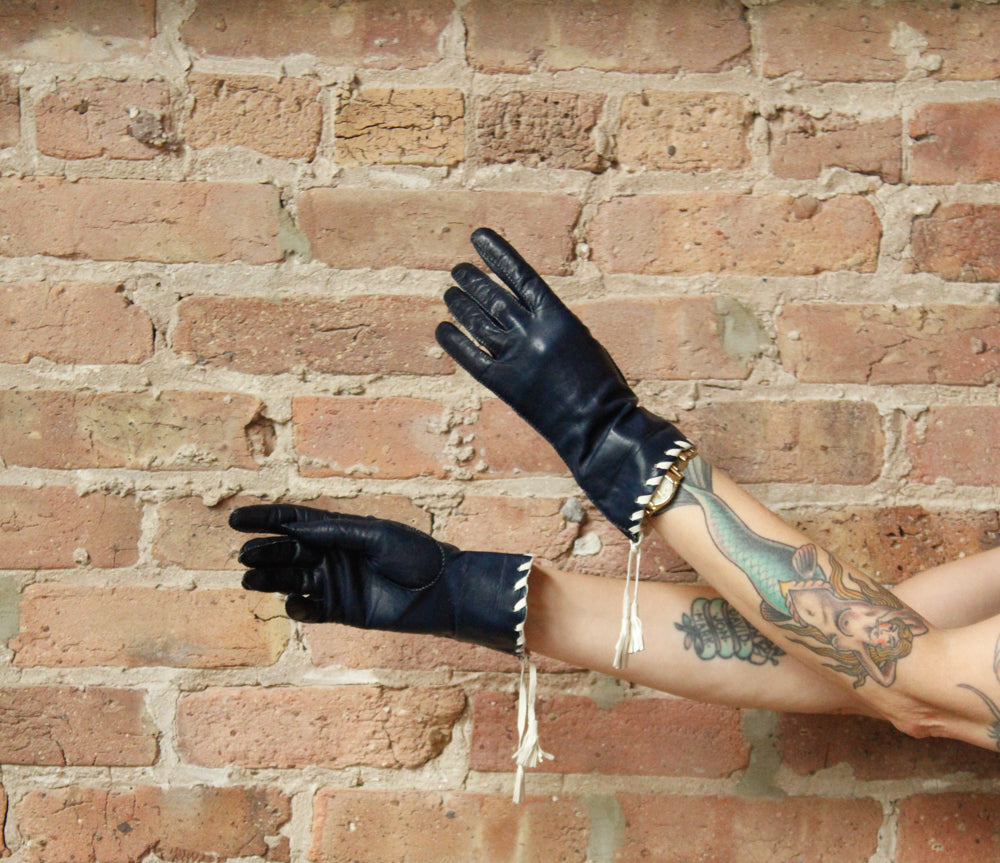1940s Supple Navy Leather Gloves - size 8