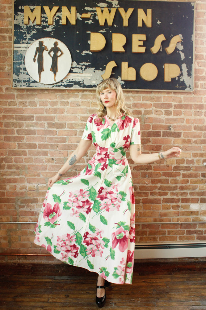 1940s Saybury Poppy Floral Dressing Gown - Medium