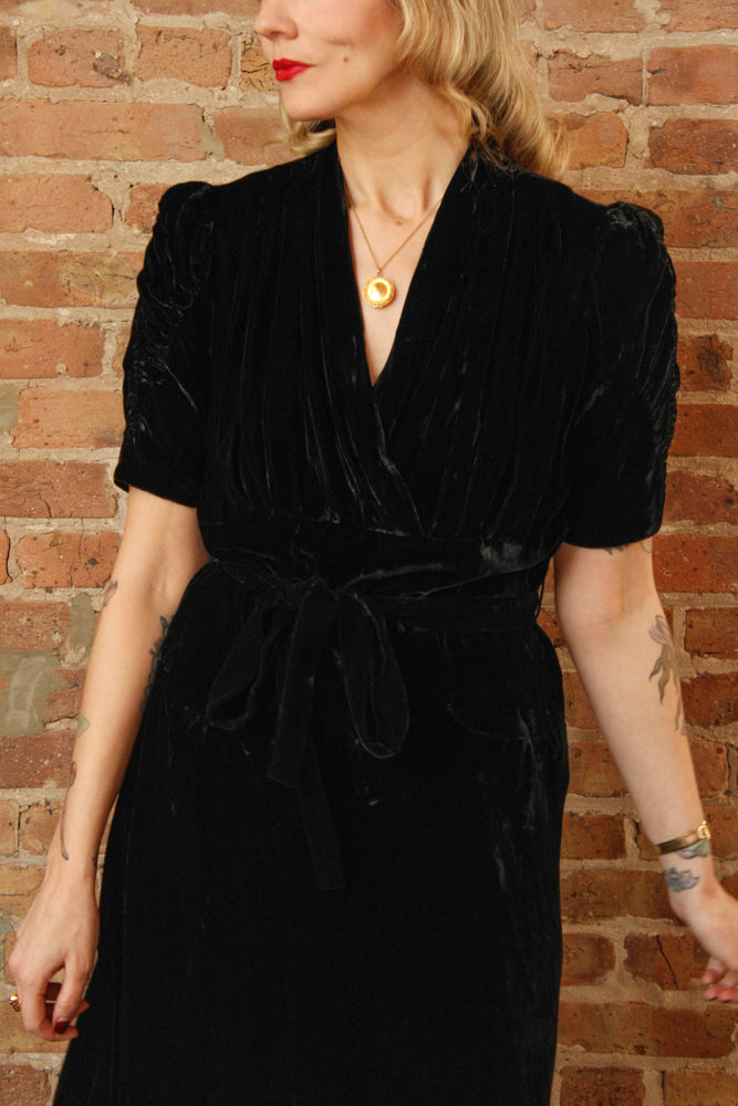 1930s Black Puff Sleeve Silk Velvet Dress with Belt - Large 