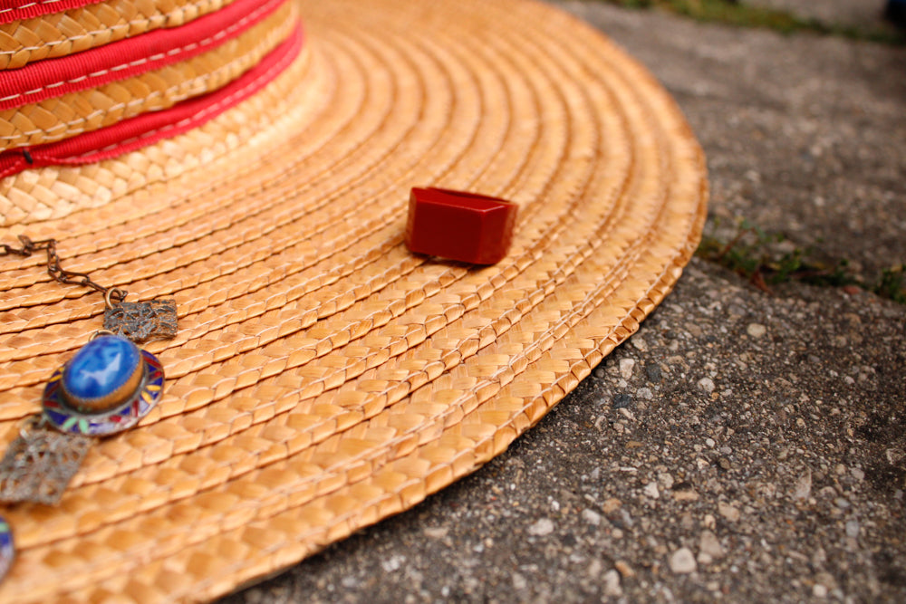 1940s Red Bakelite Ring - 8.5
