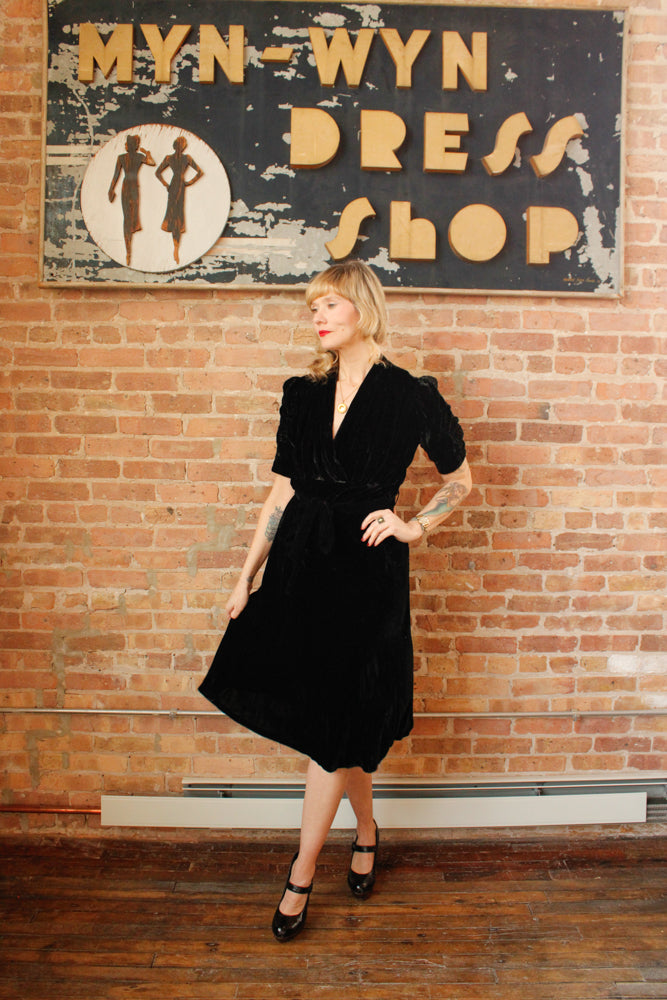 1930s Black Puff Sleeve Silk Velvet Dress with Belt - Large 