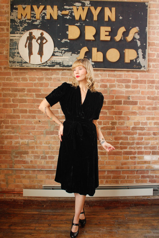 1930s Black Puff Sleeve Silk Velvet Dress with Belt - Large 
