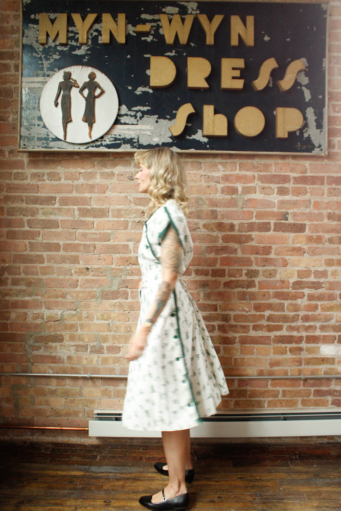 1940s Victorian Stroll Novelty Print Dress - Large
