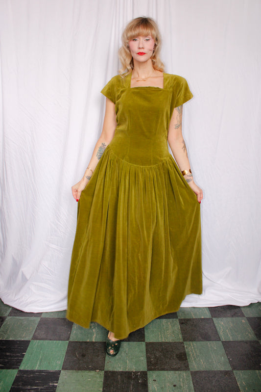 1940s Pistachio Green Velvet Gown - M/L
