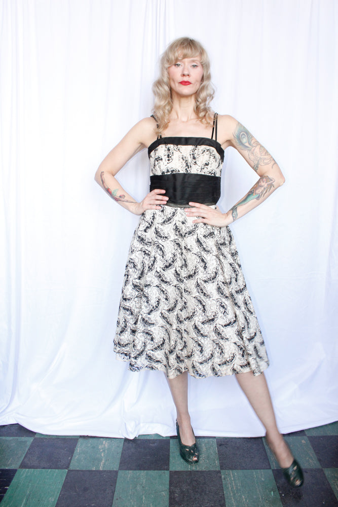 1950s Feather Pattern Lace Cocktail Dress - Small 