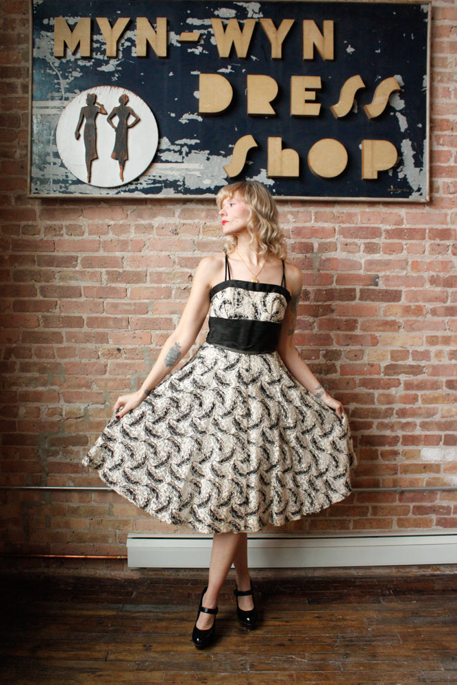 1950s Feather Pattern Lace Cocktail Dress - Small