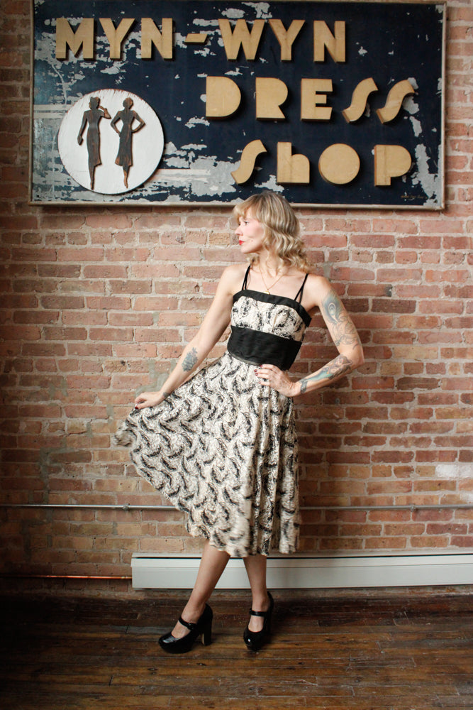 1950s Feather Pattern Lace Cocktail Dress - Small
