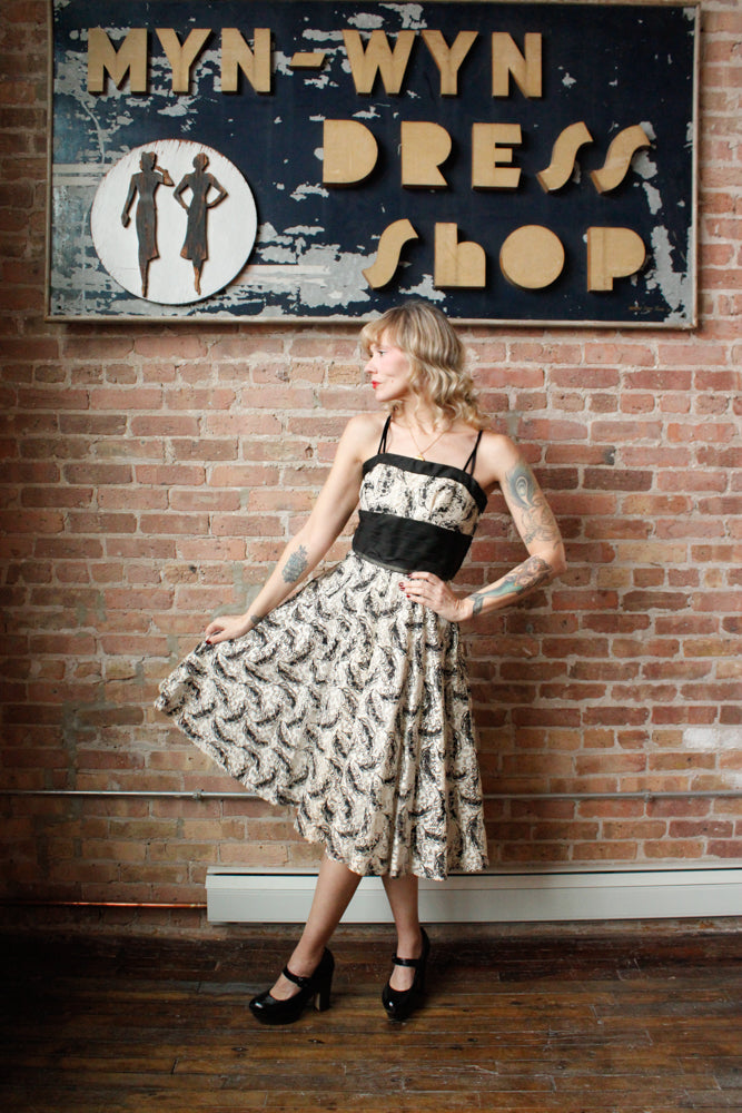 1950s Feather Pattern Lace Cocktail Dress - Small