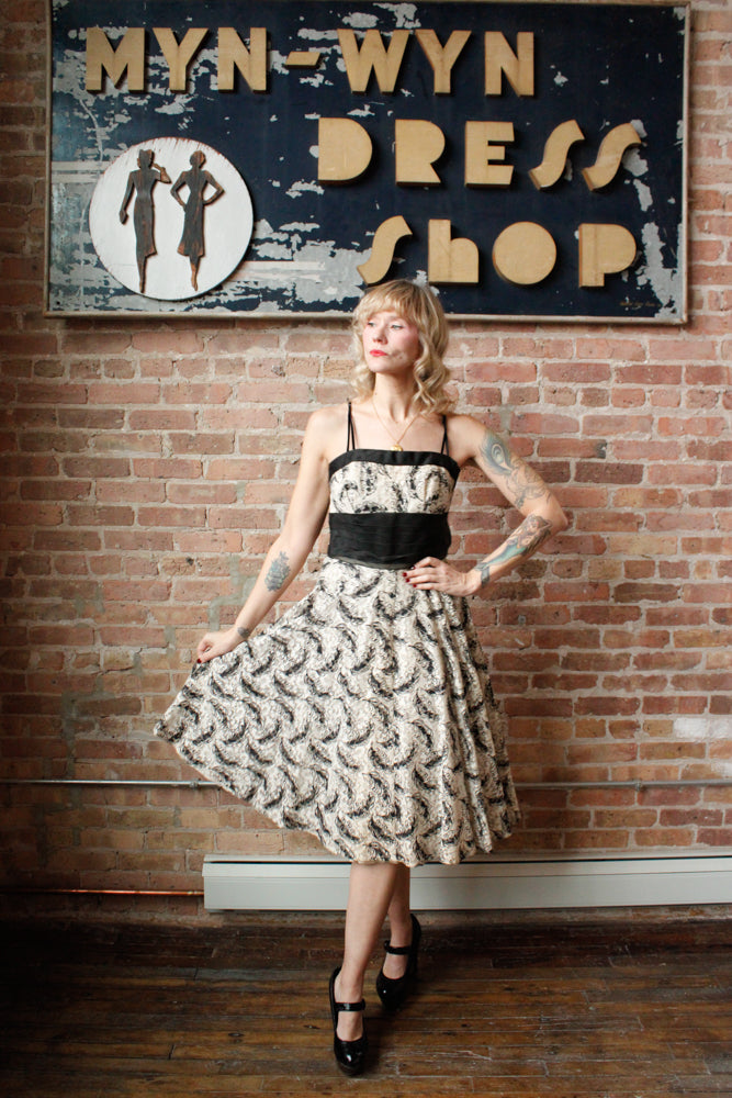 1950s Feather Pattern Lace Cocktail Dress - Small