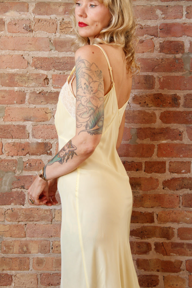 1940s Aristocraft Rayon & Lace Yellow Slip Dress - S/M