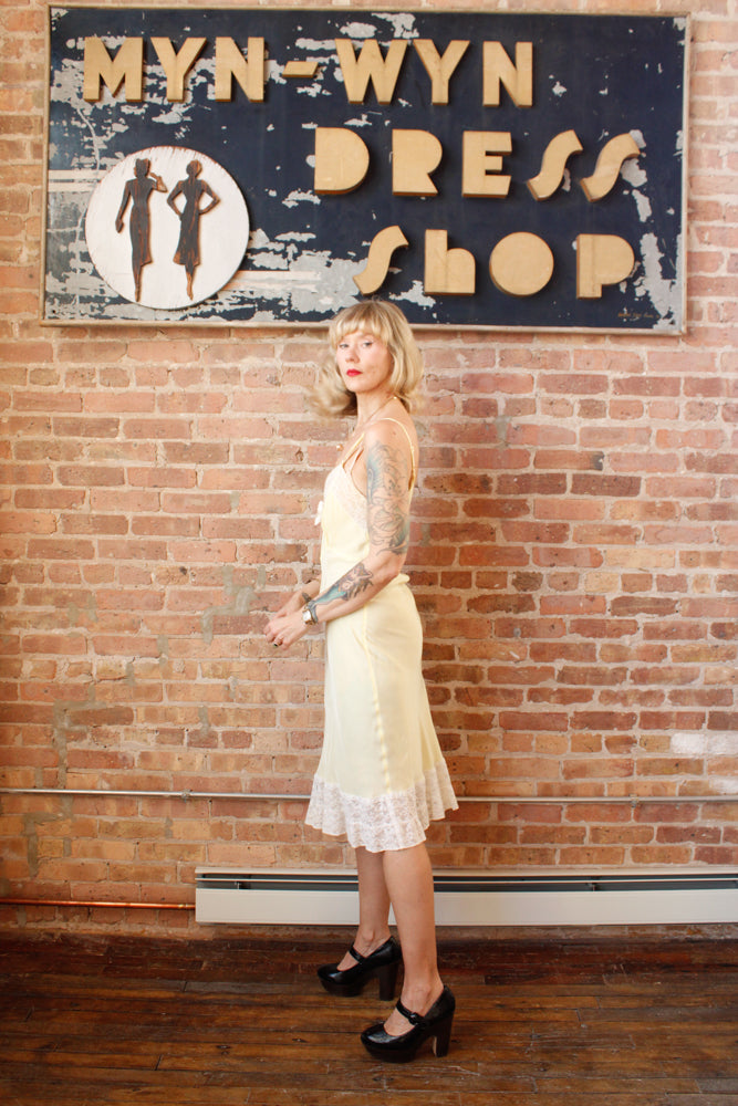 1940s Aristocraft Rayon & Lace Yellow Slip Dress - S/M