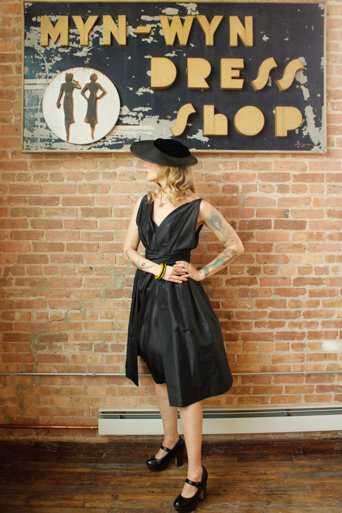 1940s Velvet and Straw Art Deco Halo Hat