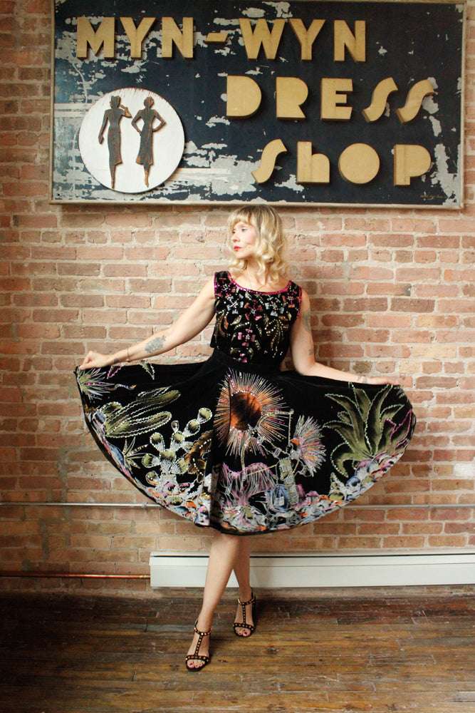 1950s Popocatépetl & Iztaccihuati Love Story Handpainted Mexican Folk Dance Outfit - Medium