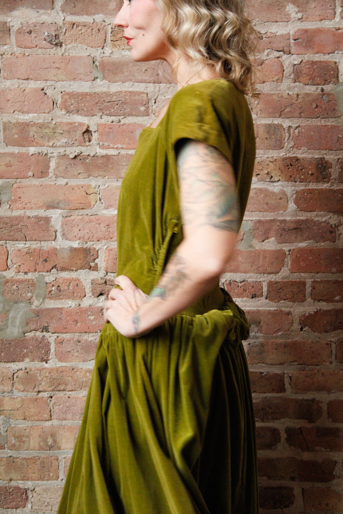 1940s Pistachio Green Velvet Gown - M/L
